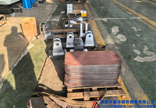 钢板切割托盘打包免熏蒸木箱打包